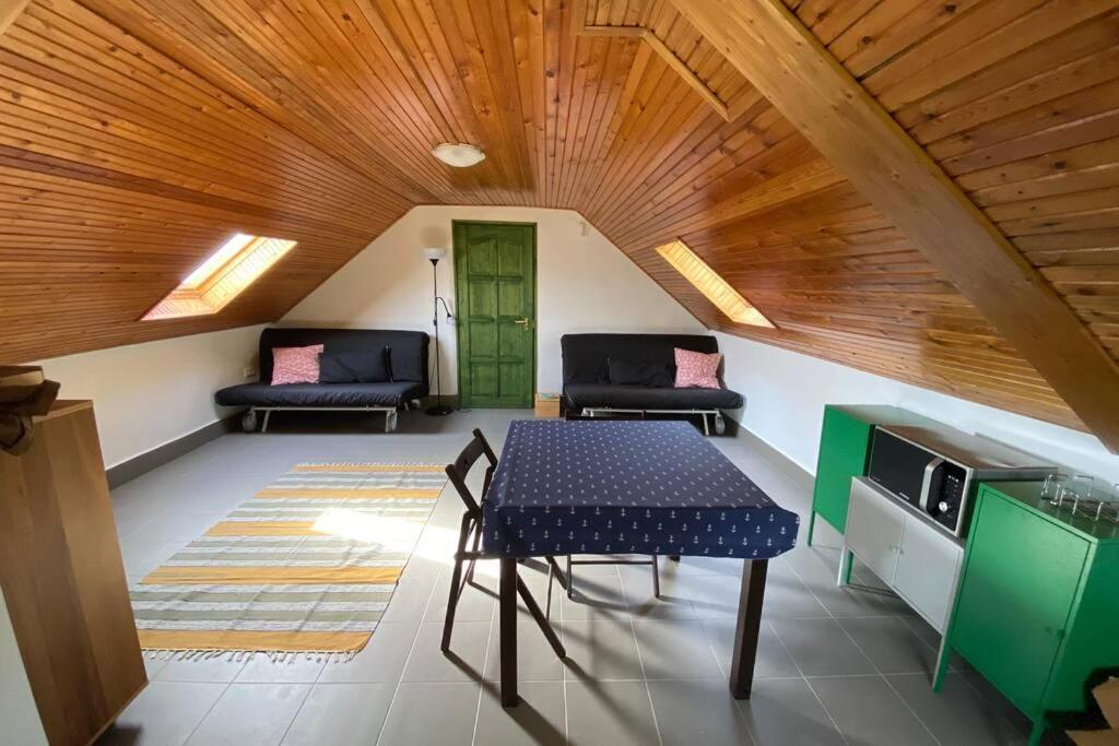 Présház a hegytetőn Apartamento Pécsely Exterior foto